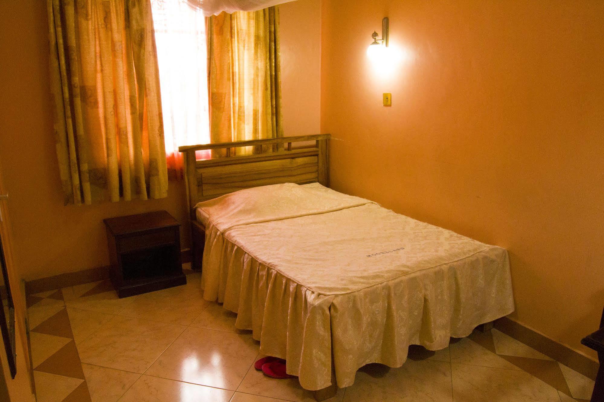 Mooreland Hotel Nairobi Esterno foto
